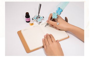 濃情蜜意，浪漫表達 四葉草少女羽毛筆禮盒，辦公與情感的完美融合