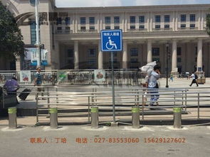 武漢升降路樁廠家 專業(yè)生產(chǎn)手動與半自動升降路樁，價格與服務(wù)詳解